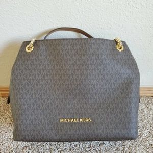 Michael Kors Jet Set Large Chain Shoulder Tote